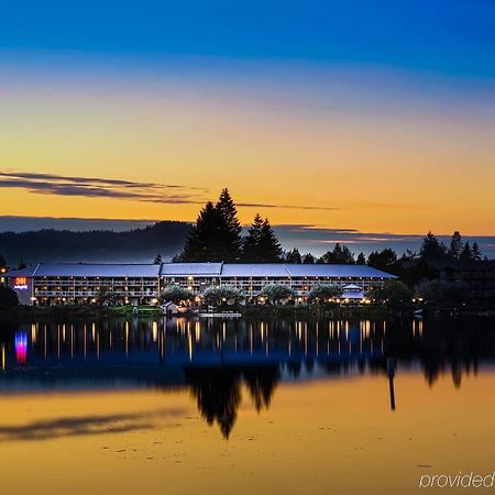 Inn On Long Lake Nanaimo Bagian luar foto