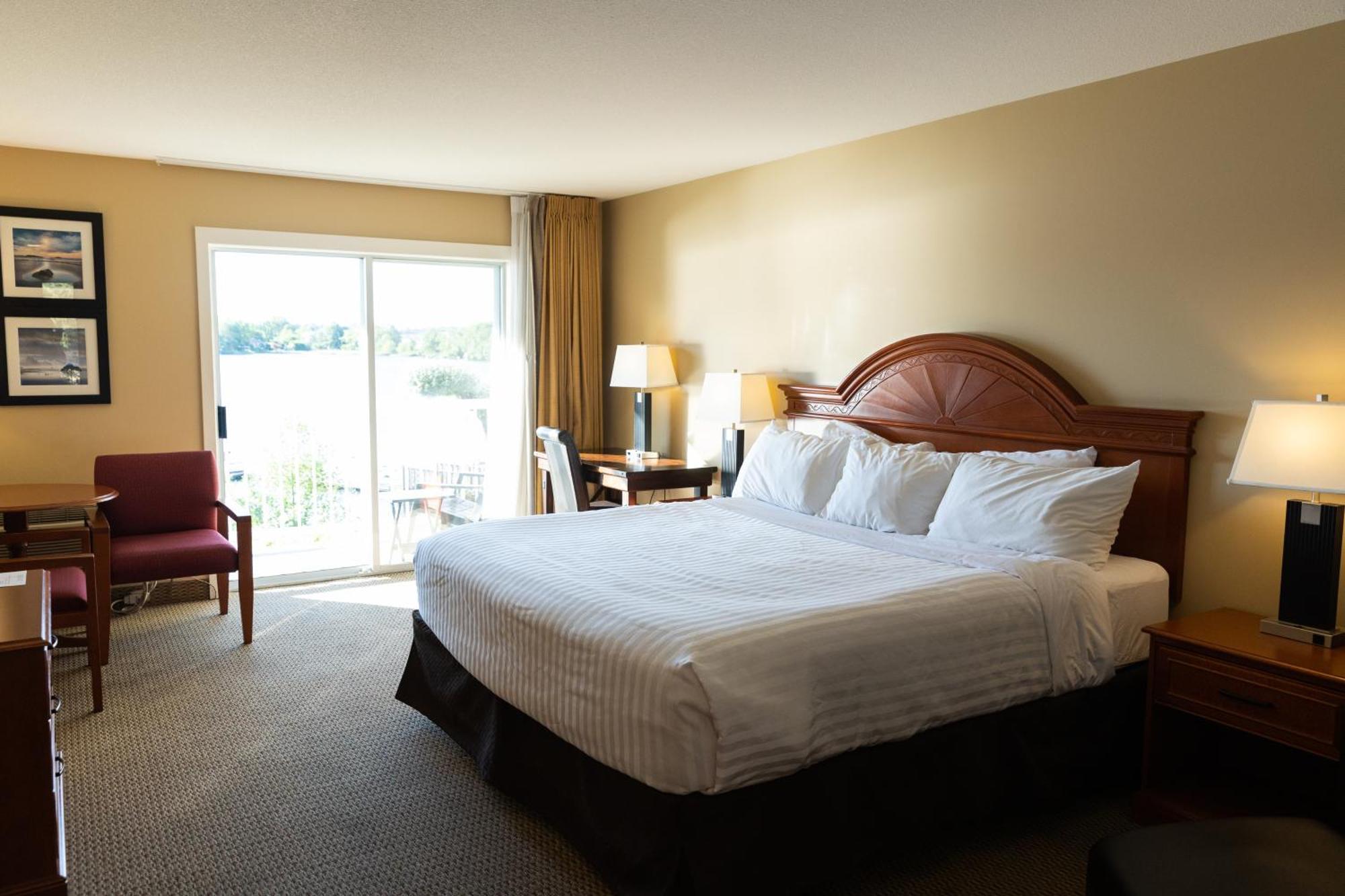 Inn On Long Lake Nanaimo Bagian luar foto