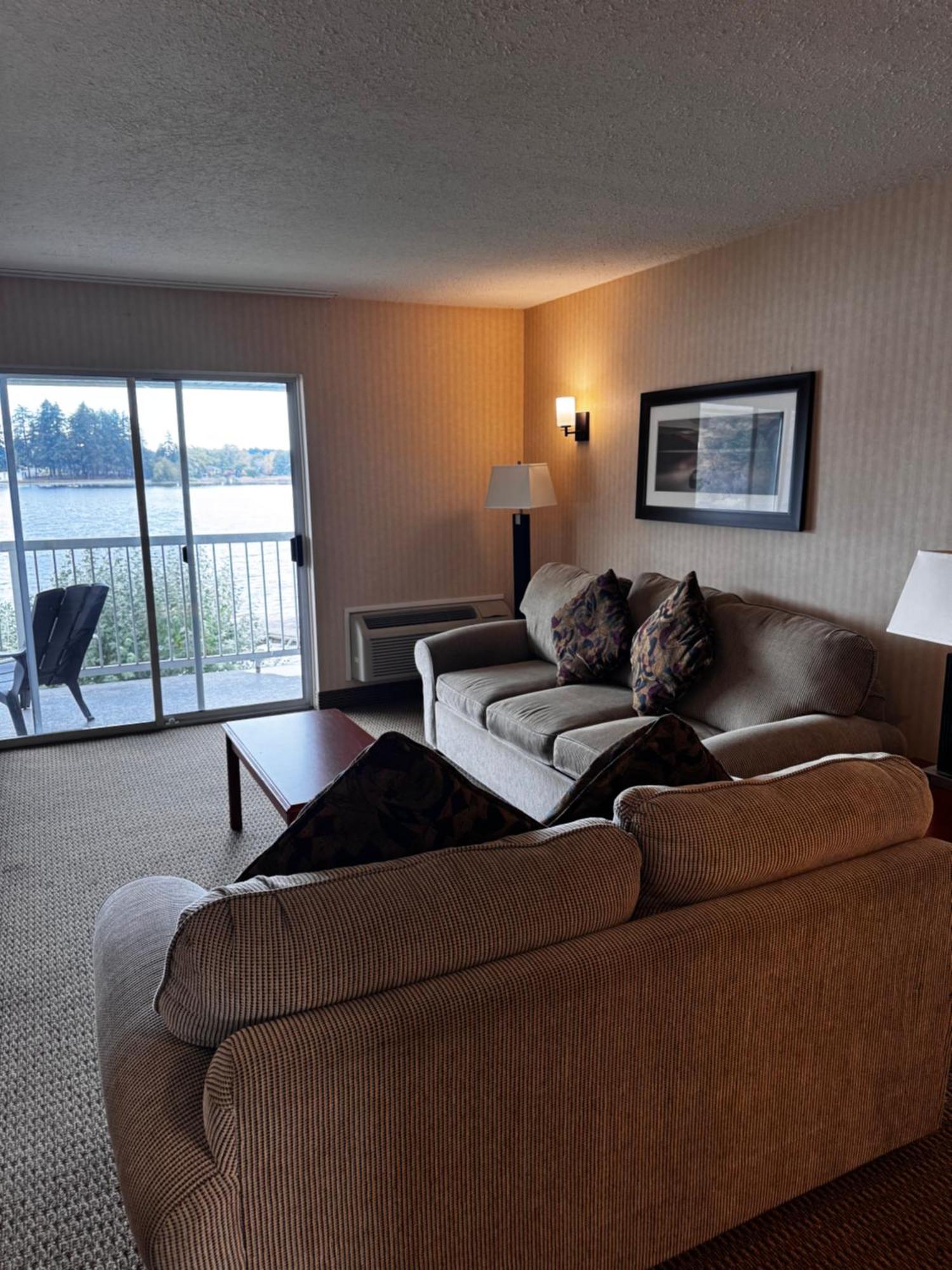 Inn On Long Lake Nanaimo Bagian luar foto